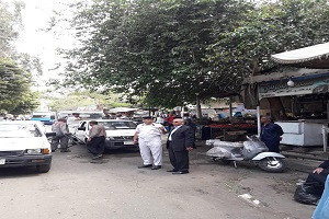 حملة لرفع الإشغالات بميدان السيدة عائشة وغلق محال مخالفة بالخليفة