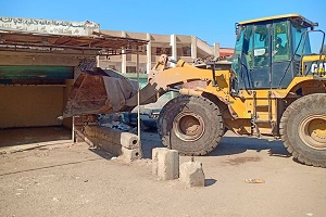 ازالة عدد من المحلات المبنيه على اراضي ملك للدولة