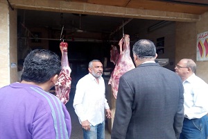 رئيس حي شبرا يقوم بمتابعة شكاوى المواطنين والأسعاربالأسواق     