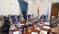 محافظ القاهرة يناقش تطوير الصورة البصرية للطريق الدائري