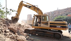 حملة لرفع التراكمات التاريخية الموجودة بطريق الاوتوستراد بقطاع منشأة ناصر