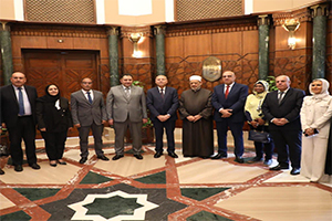 محافظ القاهرة يزور شيخ الأزهر بمقر مشيخة الأزهر بالدراسة 