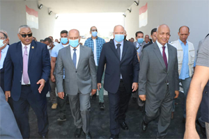 وزير النقل ومحافظ القاهرة يفتتحان نفق عرب وعزبة الوالدة الجديد بحلوان