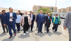 محافظ القاهرة يتفقد القافلة التنموية الشاملة 