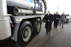  محافظ القاهرة يتفقد الشوارع لمتابعة إزالة آثار الأمطار 