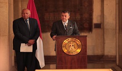 وزيرا السياحة والآثار والخارجية يشهدان مراسم تسليم غطاء "التابوت الأخضر"