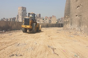 رفع تراكمات قمامة عمرها 30 عاما بمحيط سور مجرى العيون