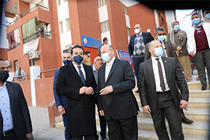 وزير التعليم العالي ومحافظ القاهرة يتفقدان الوحدة الصحية بحي الأسمرات