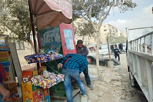 حملة مكبرة لرفع الاكشاك المخالفة بالحي