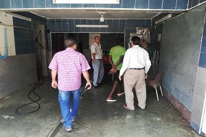 متابعة وتنفيذ قرارات الغلق للمحلات بدون ترخيص 