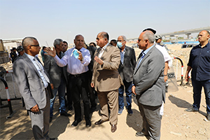 محافظ القاهرة يتفقد أعمال إزالة منطقة عزبة الإخلاص بالهايكستب