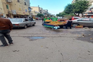 رفع كافة الإشغالات المخالفة من شوارع الحي   