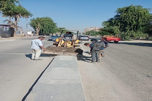 حملات نظافة لرفع مخلفات القمامة والرتش ببعض شوارع الحي