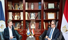 وزير السياحة والآثار يناقش مع رئيس مجموعة أكور العالمية فرص الاستثمار في القطاع الفندقي