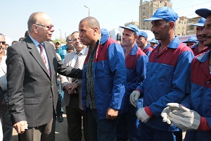 محافظ القاهرة يدشن منظومة النظافة الجديدة بالمعادي 