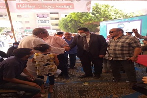 متابعة أعمال القافلة الطبية بالحي 