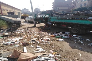 رئيس حي طره يقوم بحملة تفقدية لمتابعة حالة النظافة