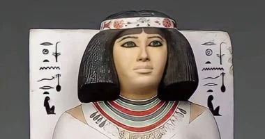 مقتنيات المتحف المصرى.. تمثال الأميرة نفرت
