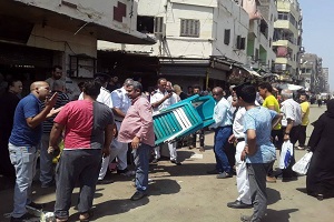 حملة مكبرة لازالة الباعة الجائلين من امام محطة مترو انفاق عزبة النخل