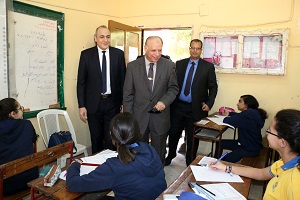 محافظ القاهرة يتفقد امتحانات الترم الاول للشهادة الاعدادية