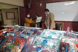 توزيع بطاطين على الأسر الاكثر احتياجاً