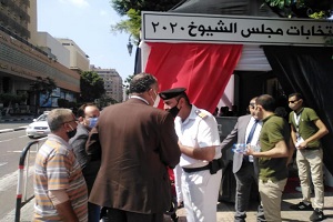 مرور رئيس الحي على اللجان الإنتخابيه بكلية الفنون الجميلة