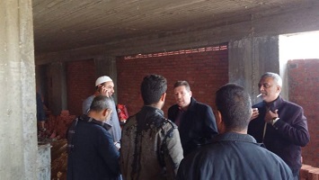 مصادرة معدات مخالفة مستخدمة في أعمال البناء