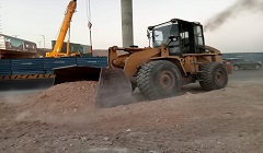 رفع التراكمات ومخلفات البناء والهدم والرتش بالمحاور والطرق الجديدة