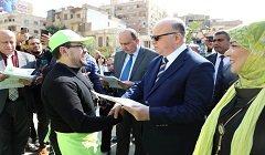 محافظ القاهرة يسلم 10 سيارات طعام متنقلة لذوي الهمم بالسيدة زينب