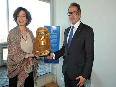 وزير السياحة والآثار يلتقي بمدير عام منظمة اليونسكو بباريس