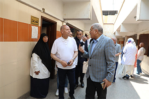 محافظ القاهرة يتفقد عيادة القلعة للأمراض الجلدية بحي الخليفة