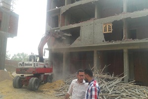 إزالة الأبراج المخالفة بحي دار السلام