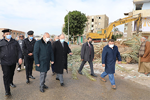 محافظ القاهرة يتفقد توسعة طريق حسين كامل سليم بألماظة