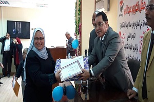 رئيس حي المعادي يشهد تكريم الأمهات المثاليات بالحي