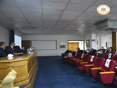 وزير السياحة والآثار يلقي محاضرة بوزارة الخارجية حول "حركة السياحة"