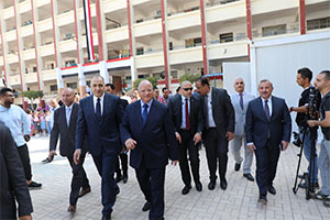 محافظ القاهرة يتفقد عدد من مدارس العاصمة مع بداية العام الدراسي