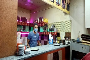 المرور على المقاهي لمتابعة تنفيذ الإجراءات الاحترازية