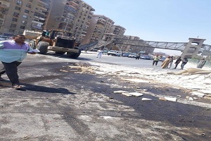 حي طره يقوم برفع السيارات المتهالكه بطريق الاوتوستراد