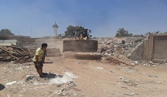 حملات نظافة لرفع التراكمات والمخلفات ببعض شوارع الحي