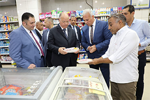 محافظ القاهرة يتفقد عدد من أسواق العاصمة