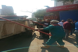 حملة لرفع الإشغالات بقيادة رئيس الحي