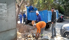 حملات نظافة ورفع المخلفات ببعض شوارع الحي