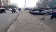 حملة نظافة ورفع التراكمات والاشغالات ببعض شوارع الحي