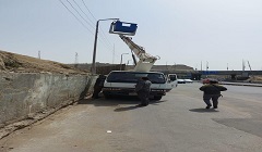 اعمال صيانة لاعمدة انارة بالمنطقة الغربية