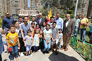 محافظ القاهرة يشارك المواطنين إحتفالات شم النسيم بالحديقة الدولية