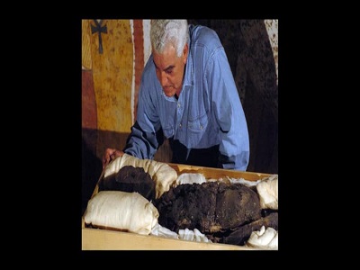 عالم الآثار الدكتور زاهي حواس سفيراً للسياحة بمنظمة السياحة العالمية