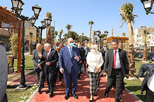 محافظ القاهرة يفتتح حديقة قنديل أم هاشم بميدان السيدة زينب