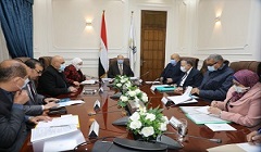 محافظ القاهرة يناقش إجراءات تطوير منطقة شق الثعبان وعملية التقنين