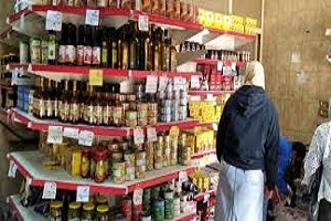 حي 15 مايو يقوم بحملات تموينية وبيطرية للتأكد من توافر السلع