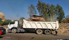 رفع التراكمات الموجودة بطريق الاوتوستراد بقطاع منشأة ناصر